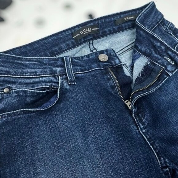 Womens Guess Jeans Sexy Curve Size 27RG Straight Leg Classic Denim Jeans - Picture 3 of 12